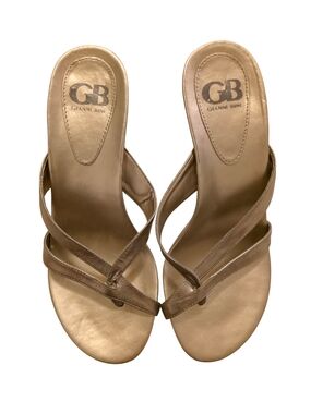 Gianni Bini Gold Thong Sandals Size 8.5 Women’s 3” Heel Metallic Slip On Heels